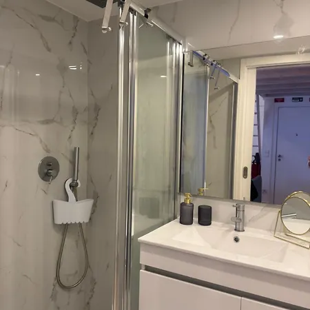 Carol House Apartment *