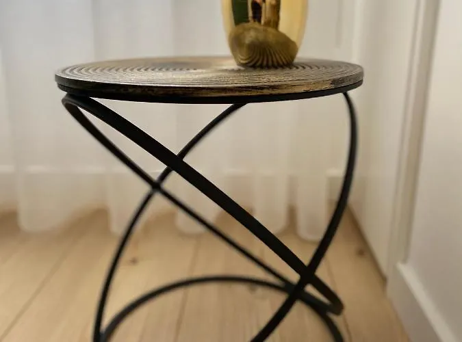 Carol House * נאזרה